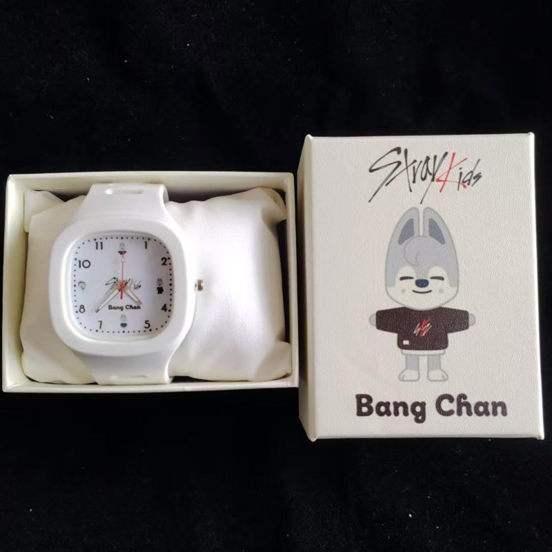 New Skzoo Stray Kids Anime Car - Accessories With Watch avis et prix